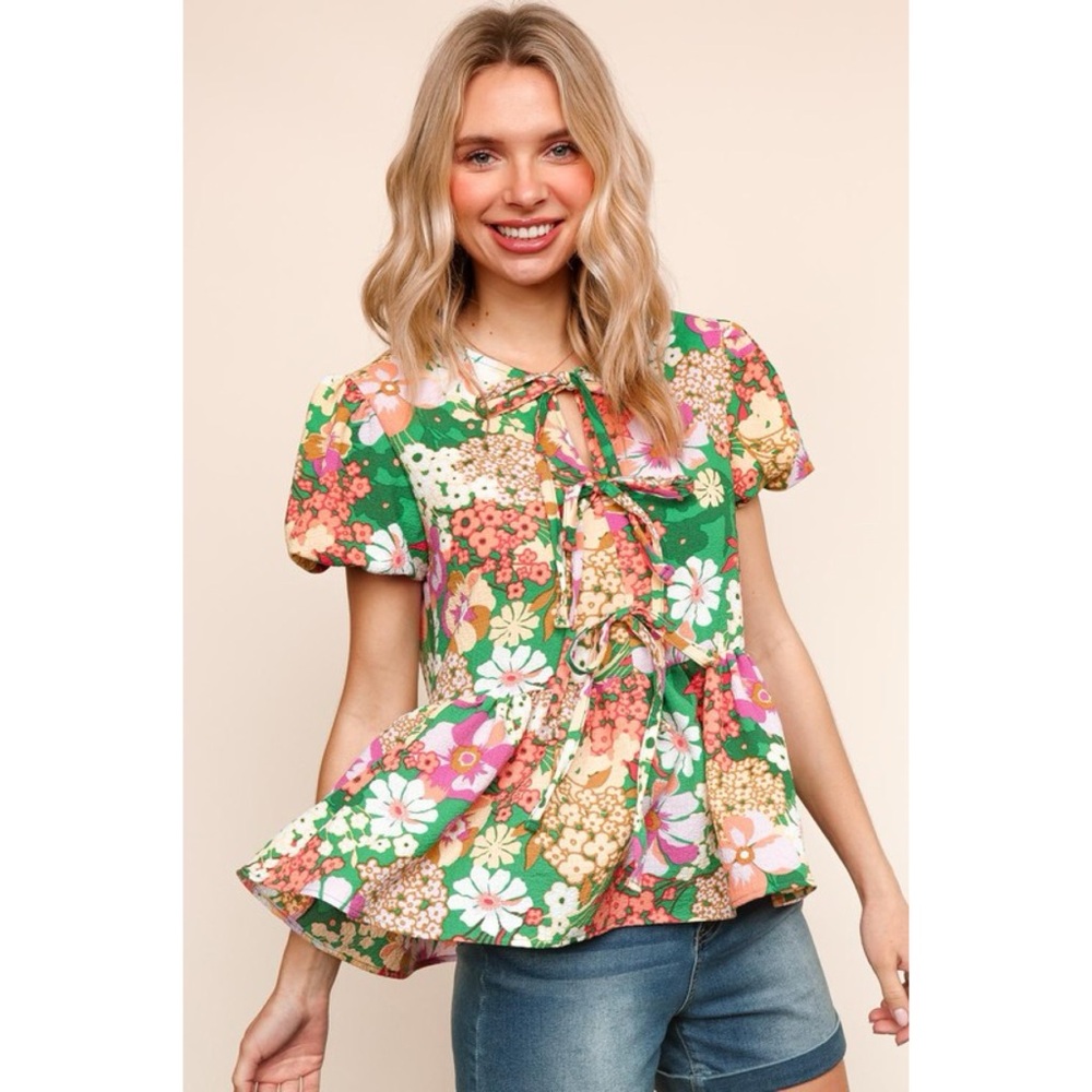NEW! Kelly Green Front Tie Bubble Sleeve Floral Top! - Picture 5 of 8